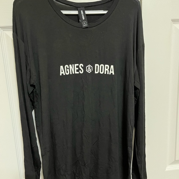 Agnes & Dora Tops - Agnes & Dora Black Long Sleeve Graphic Easy Tee